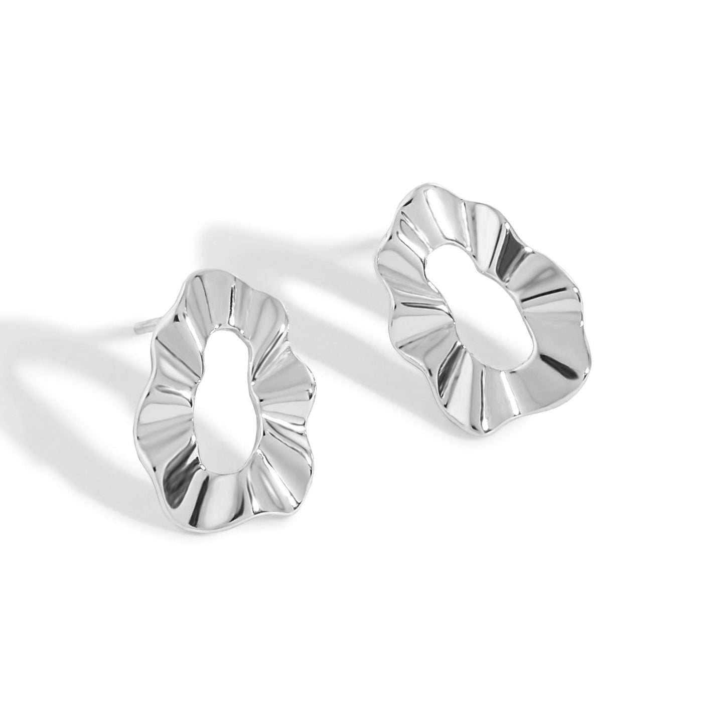 Boucles d'Oreilles Rondes Creuses Ondulantes en Argent - Domaine d'Argent